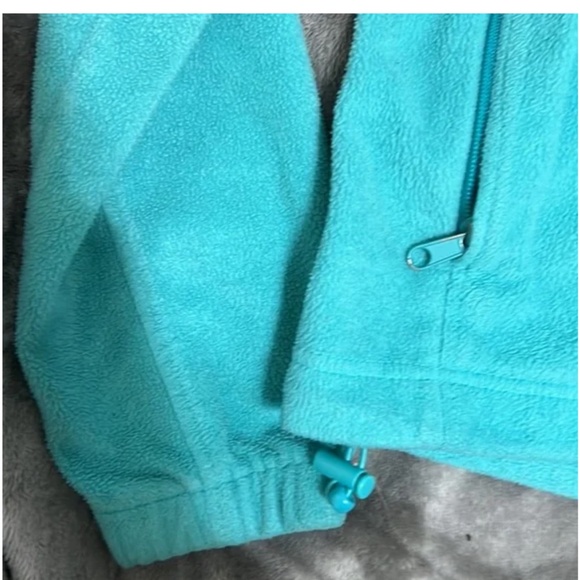 COPY - Columbia Jacket - Picture 2 of 4